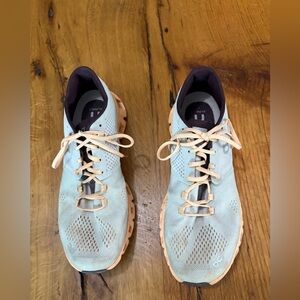 On Cloud Running Gray and Peach Athletic Shoes, Size 10